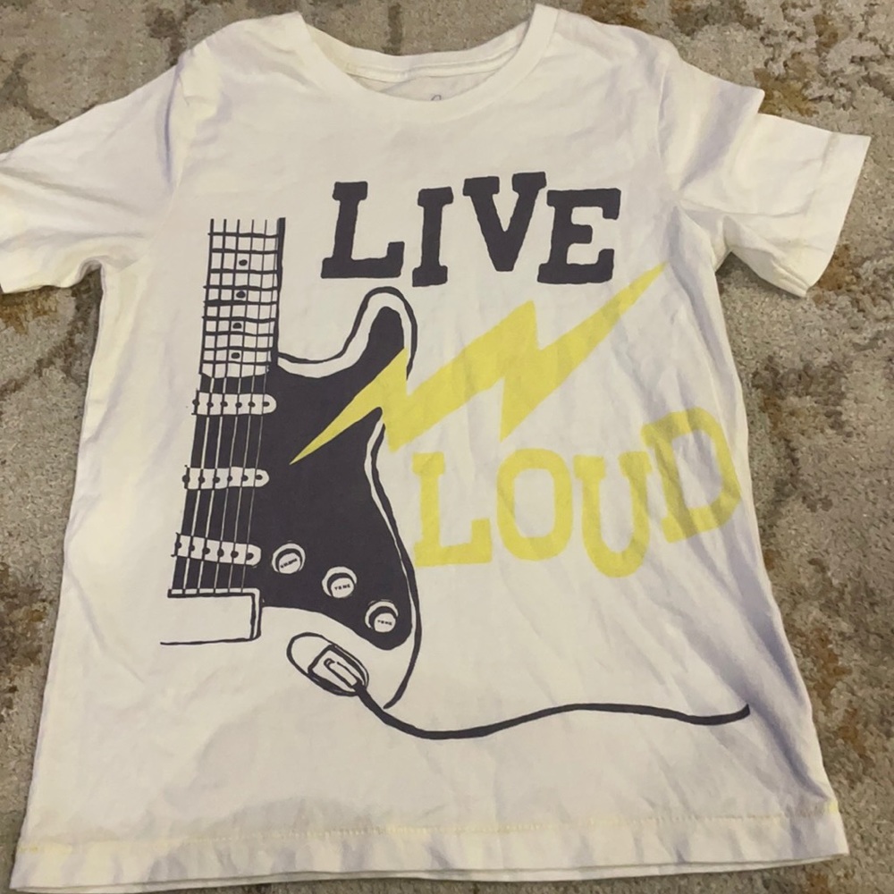 Little boys peek brand shirt